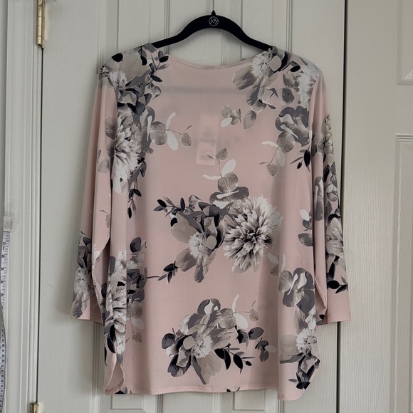 Calvin Klein Floral Knit Top w/ Metal Neckline Detail – XL (NWT) - Picture 2 of 8